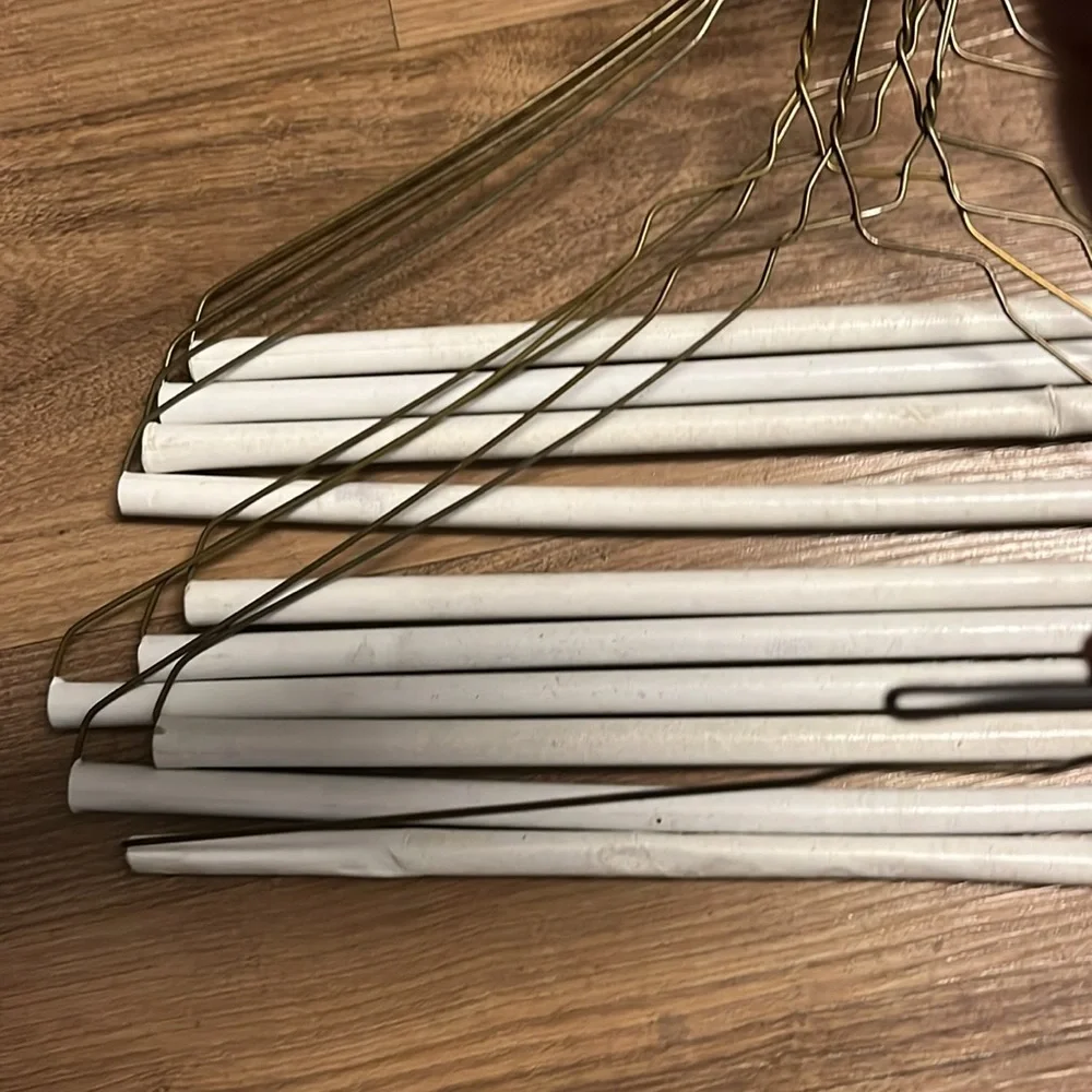 10 wire hangers